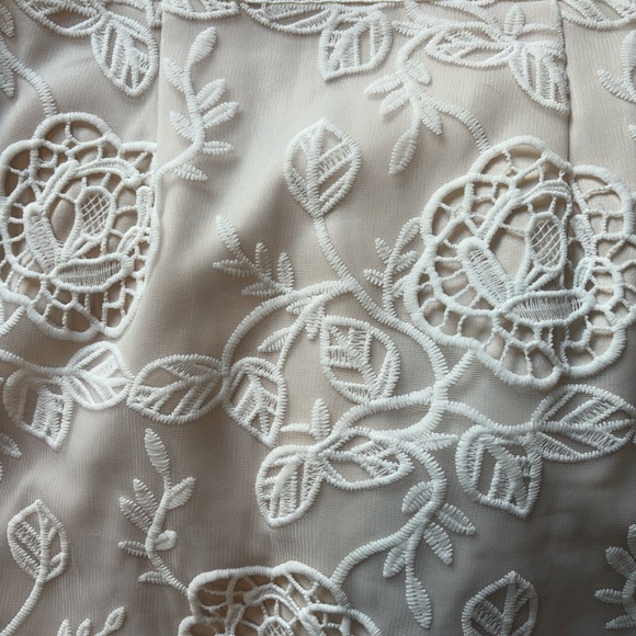 Intricate White Arc & Co Dress - Picture 4 of 5